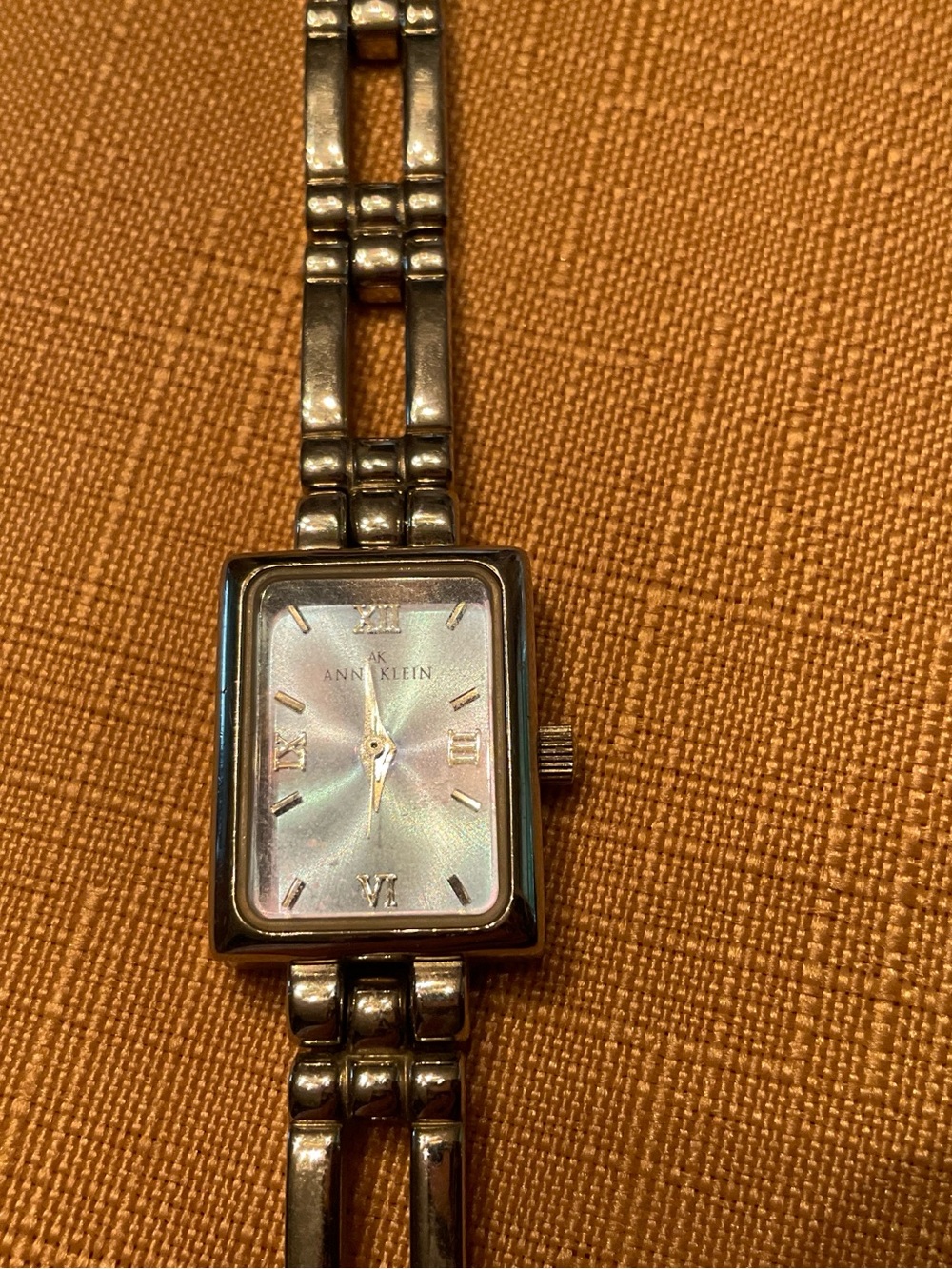 Anne Klein Wristwatch !